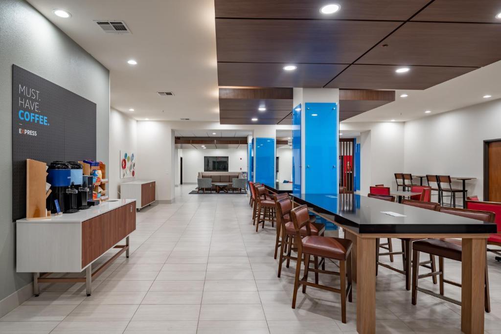 Holiday Inn Express & Suites N Waco Area - West By Ihg Esterno foto